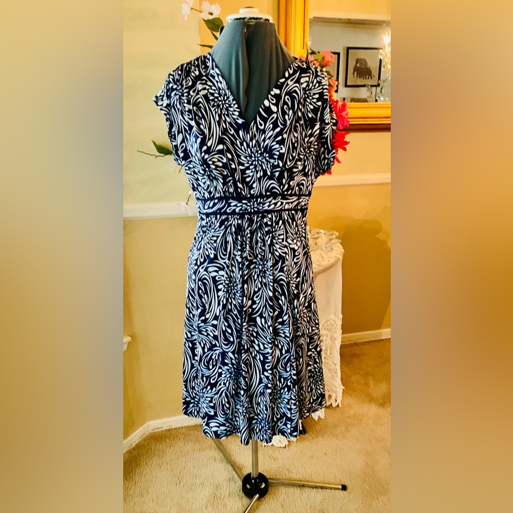 Elegant Navy and White Floral Dress